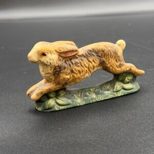 Vintage 1993 VAILLANCOURT Folk Art Chalkware RUNNING RABBIT #34 Signed
